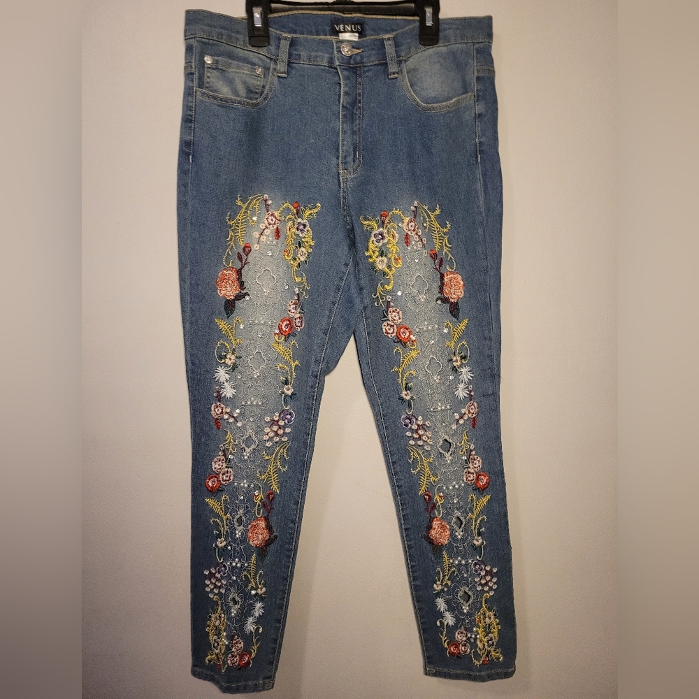 VENUS floral embroidered bedazzled cutouts bohemian vibe denim jeans, size 12